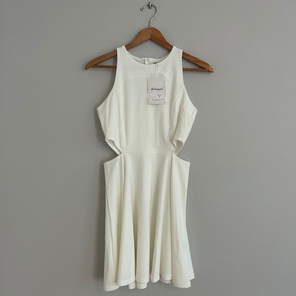 White/Cream Dress Size Small New with Tags - Picture 1 of 6